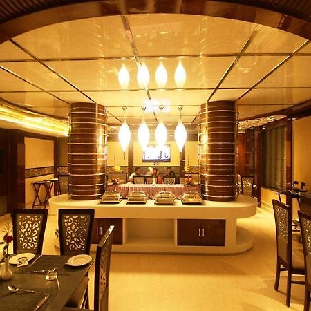 Hotel Costa River Варанаси Экстерьер фото