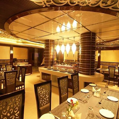 Hotel Costa River Варанаси Экстерьер фото