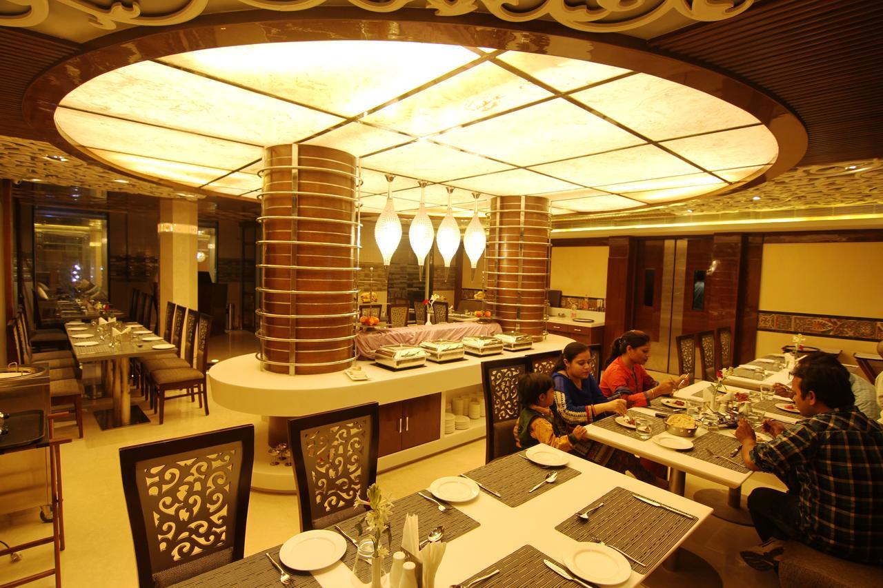 Hotel Costa River Варанаси Экстерьер фото