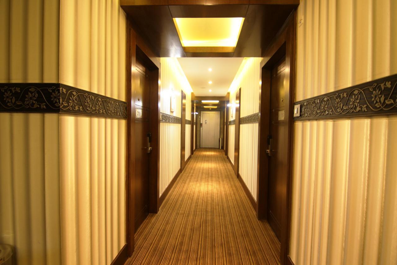 Hotel Costa River Варанаси Экстерьер фото